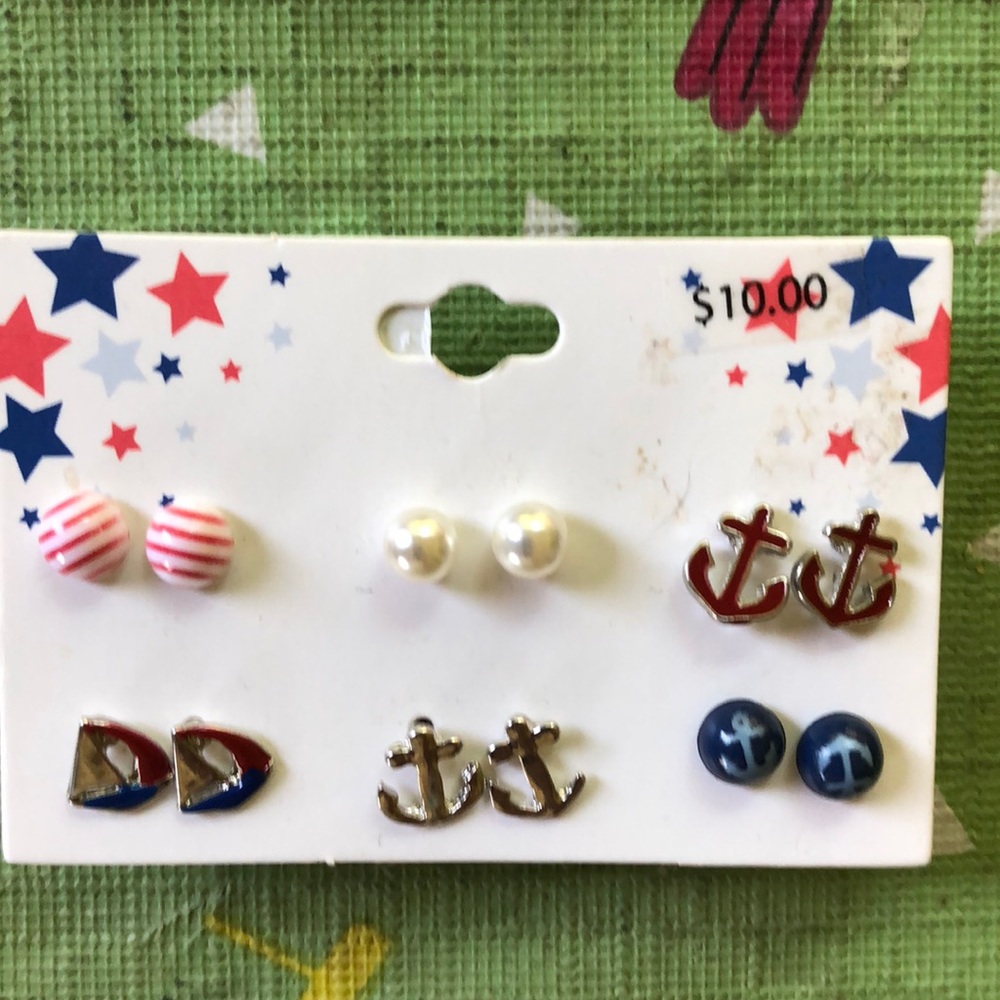 Stud Earrings Set